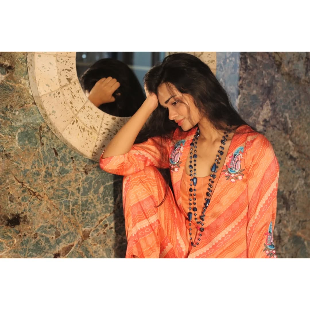 Gulnaar Leher Set